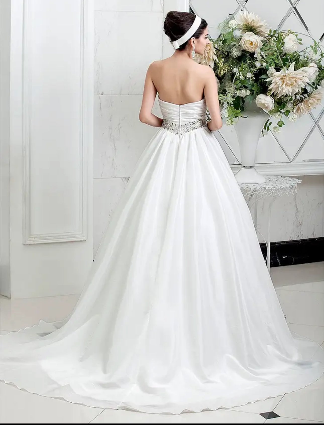 Elegant Pleated Sweetheart Neckline A-Line Taffeta Wedding Gown with Rhinestone Beading