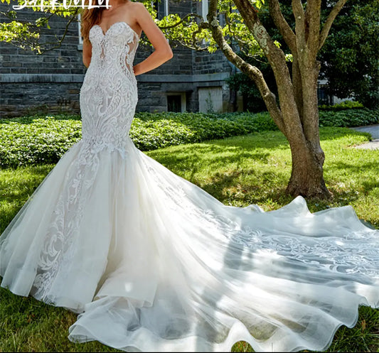 Elegant and Timeless: Strapless Organza & Tulle Mermaid Wedding Gown with Chapel Train