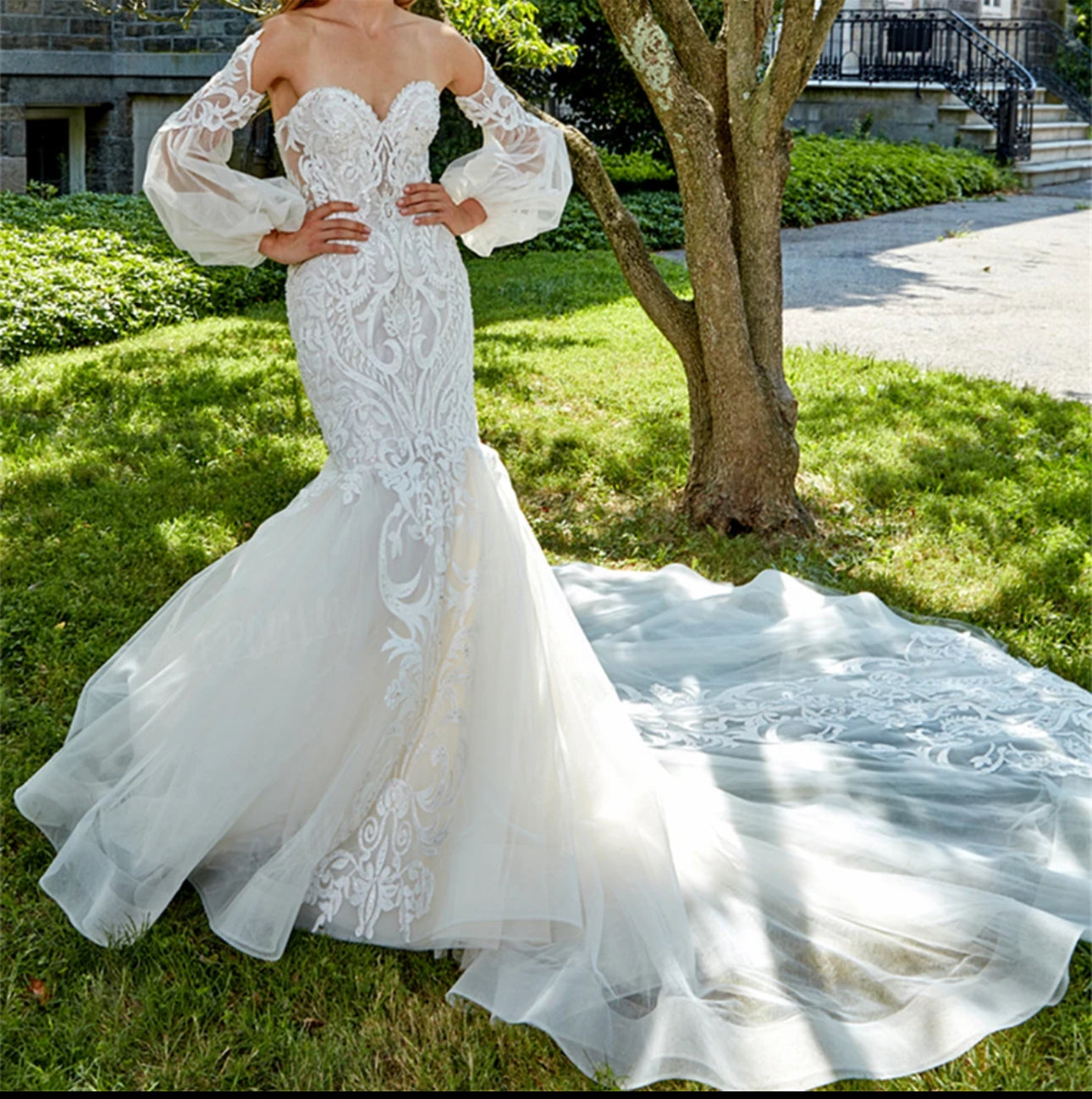 Elegant and Timeless: Strapless Organza & Tulle Mermaid Wedding Gown with Chapel Train