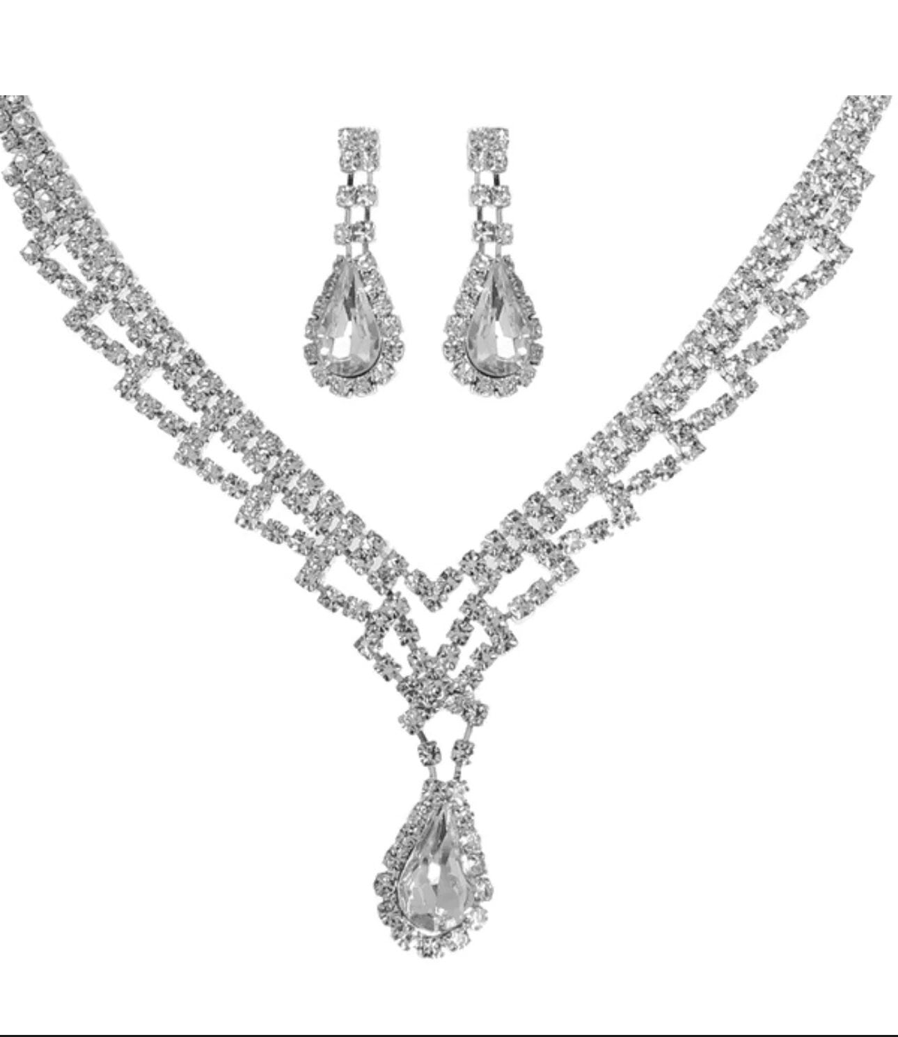 15” Adjustable Length Crystal V-Shape Teardrop Necklace & Earrings